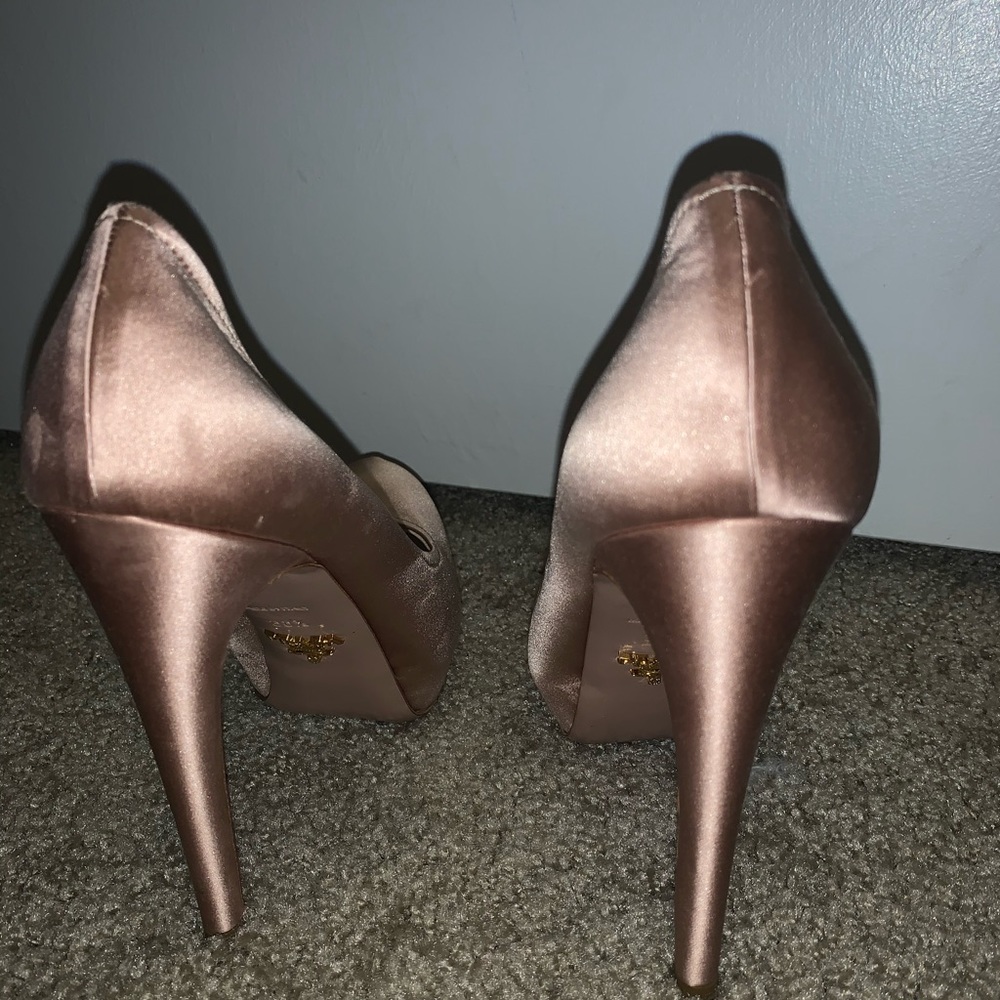AUTHENTIC Prada satin pumps 38 1/2 - Picture 4 of 5